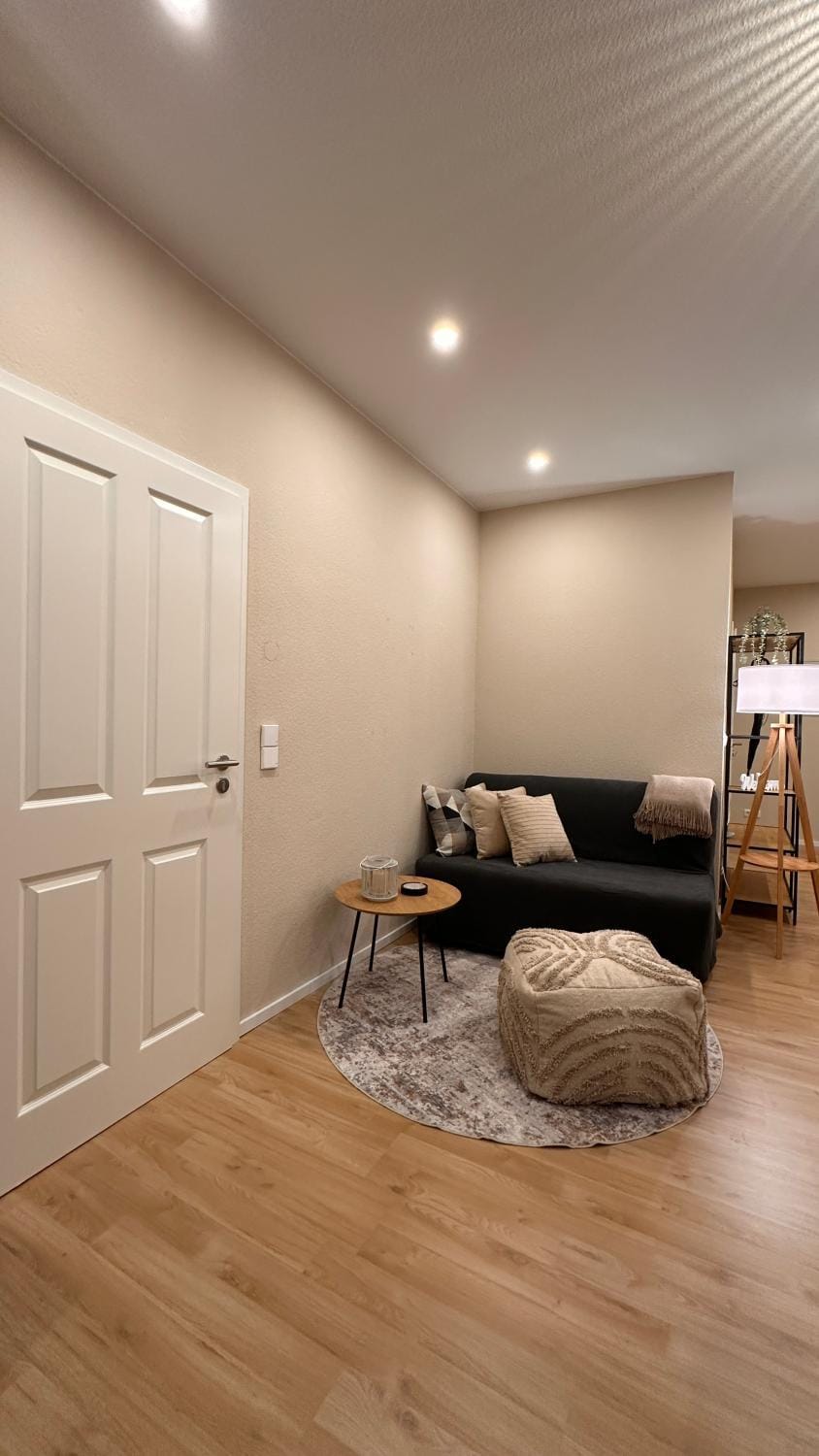 Living room, Photo of the whole room, Seating area