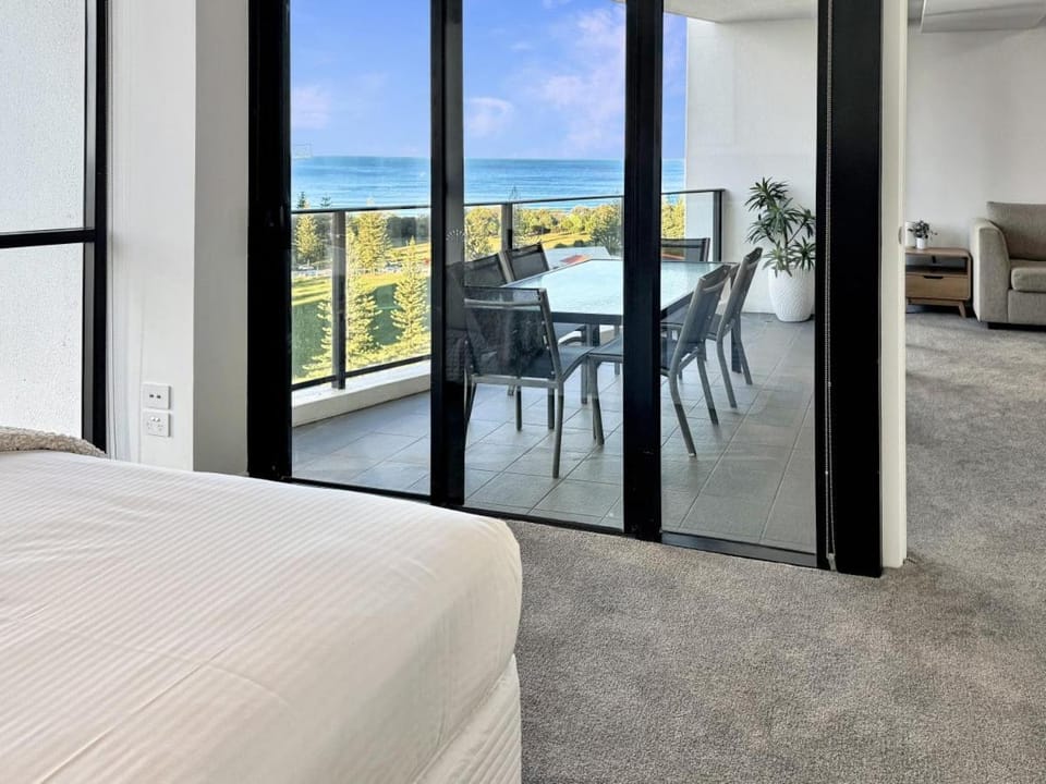 Unit 1505 Sierra Grand Level 15 Apartment in Gold Coast