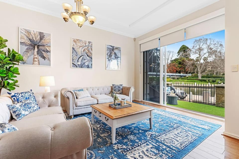 Patio, Living room, Decorative detail