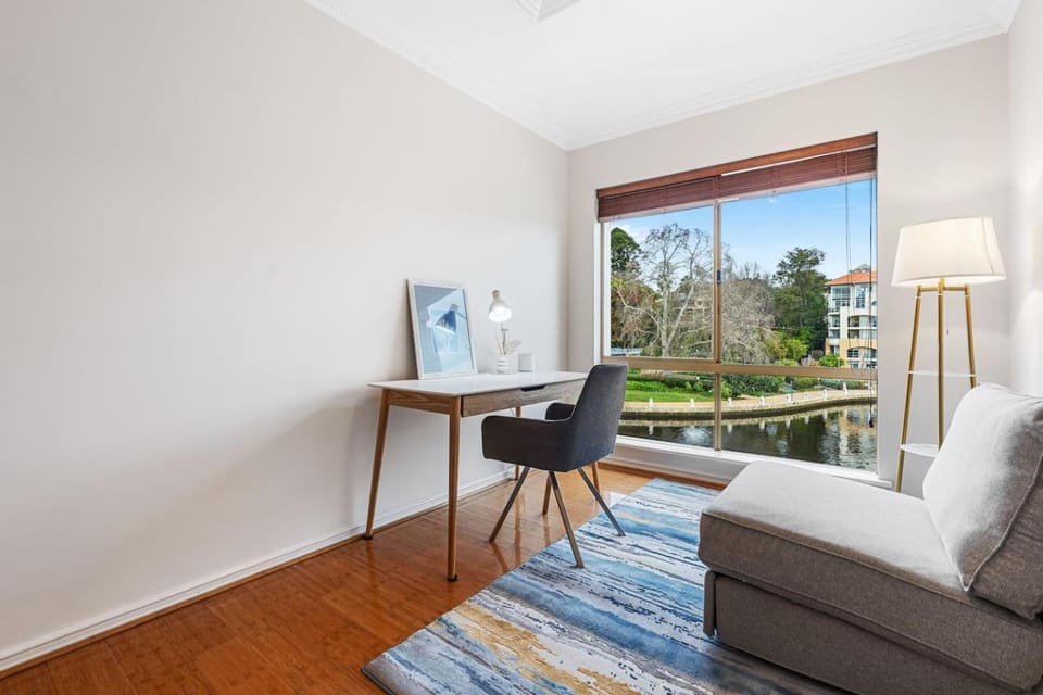 Hampton-Style Waterfront Mansion 3-Storeys of Lux House in Perth