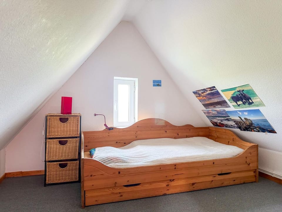 Property building, Living room, Bedroom