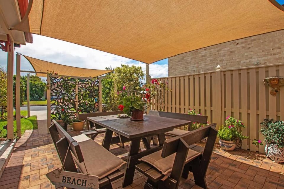Ballina Beachside Retreat 3 min Walk onto Beach Apartment in East Ballina