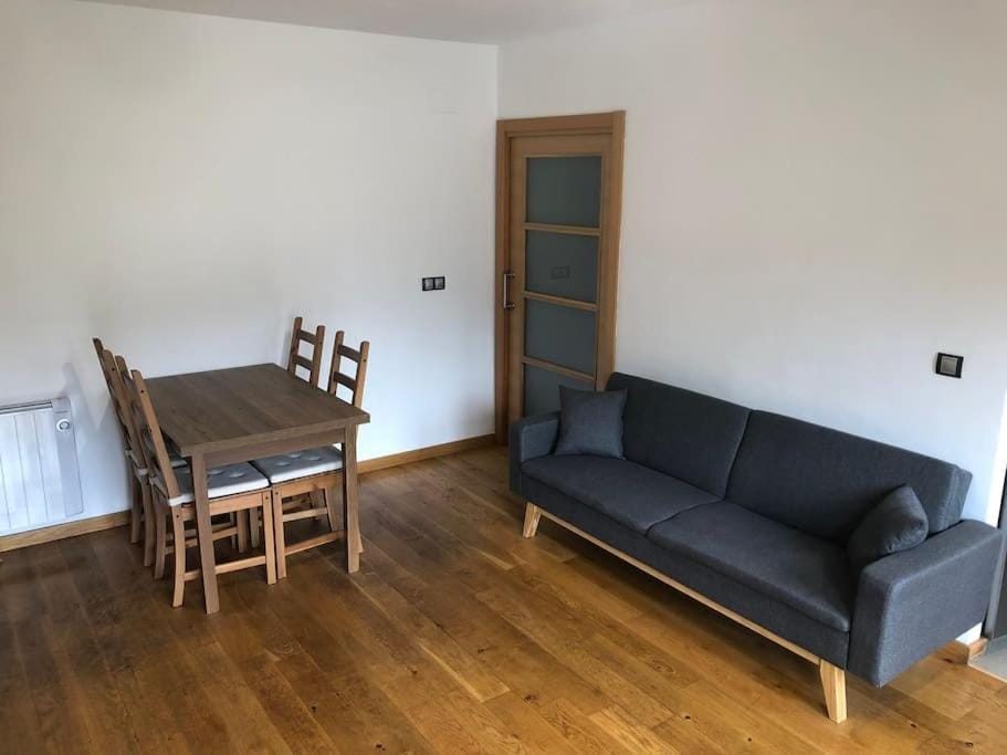 Apartamento dúplex en Sort con piscina Apartment in Pallars Jussà