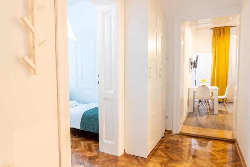 Bed, Living room, Seating area, Bedroom, wardrobe