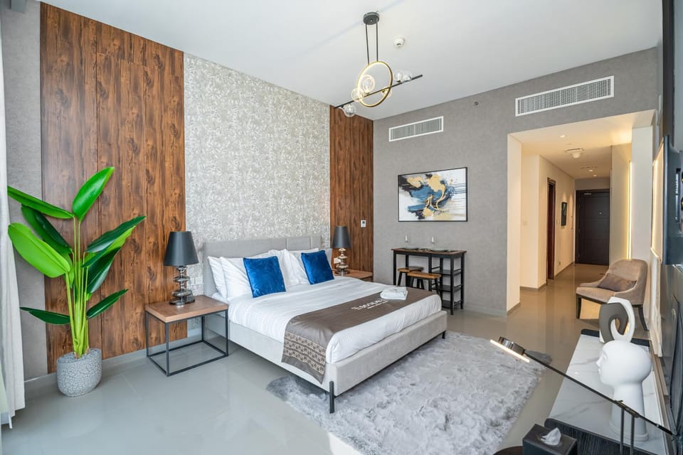 Photo of the whole room, air conditioner