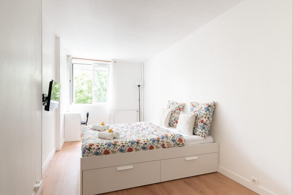 Bed, Bedroom