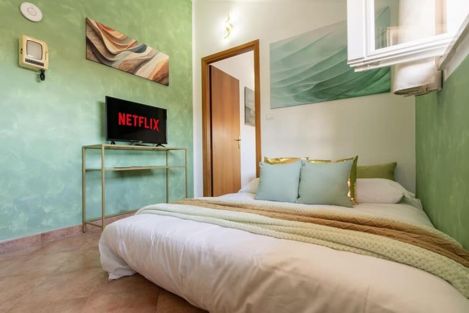 TV and multimedia, Photo of the whole room