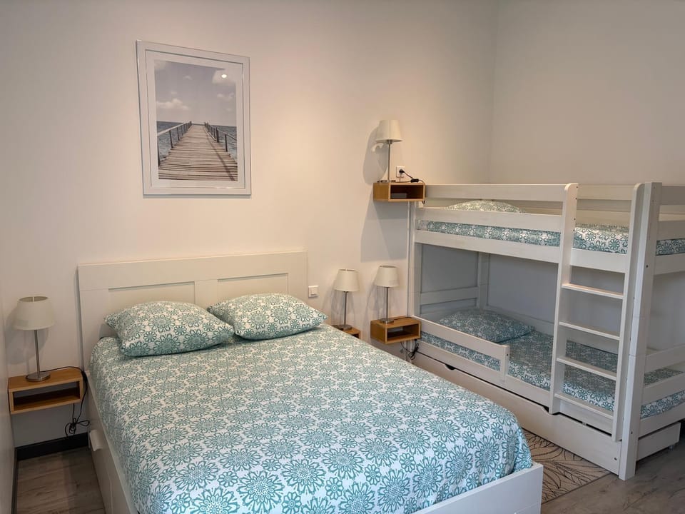 Bed, Photo of the whole room, Bedroom, bunk bed
