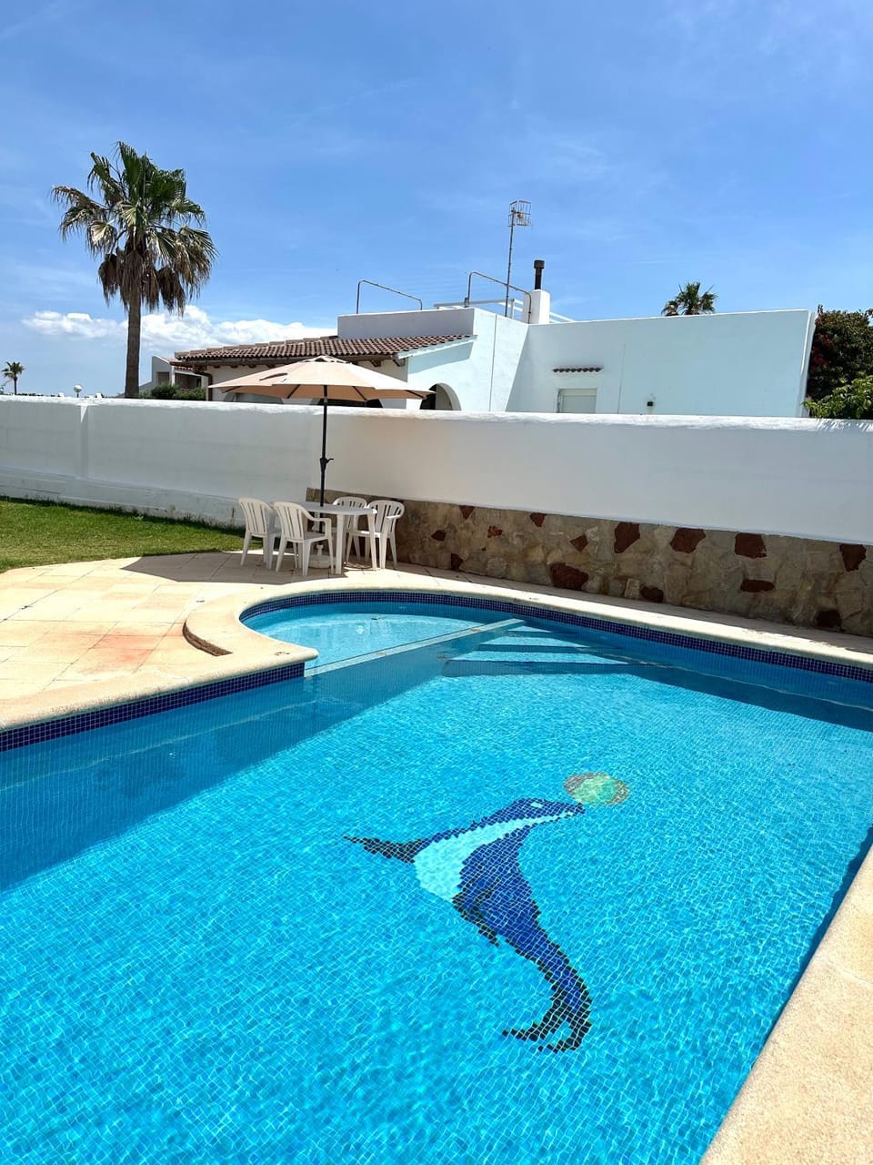 Chalets con piscinas privadas junto al mar House in Spain