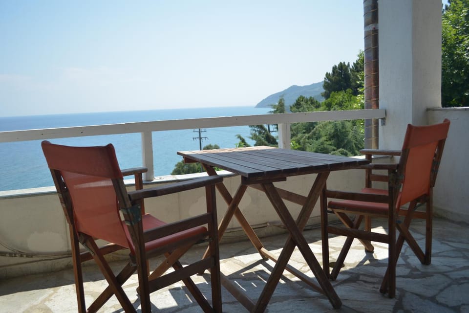 Country Art Studio Alkyoni Apartment in North Macedonia