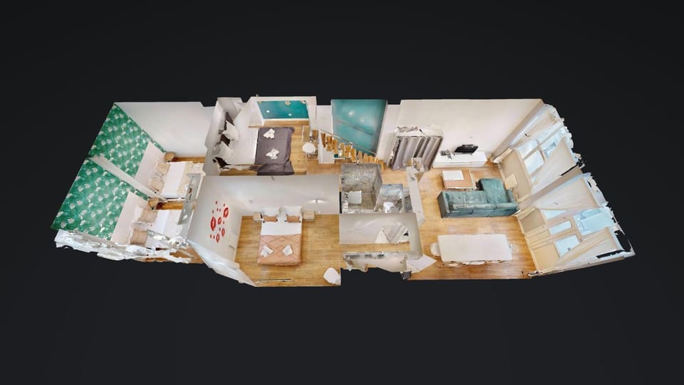 Bird's eye view, Floor plan