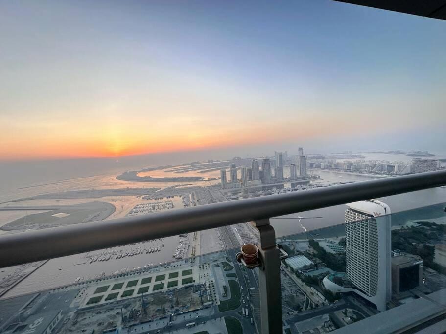 Breathtaking 2BR with Full SeaView Apartment in Dubai