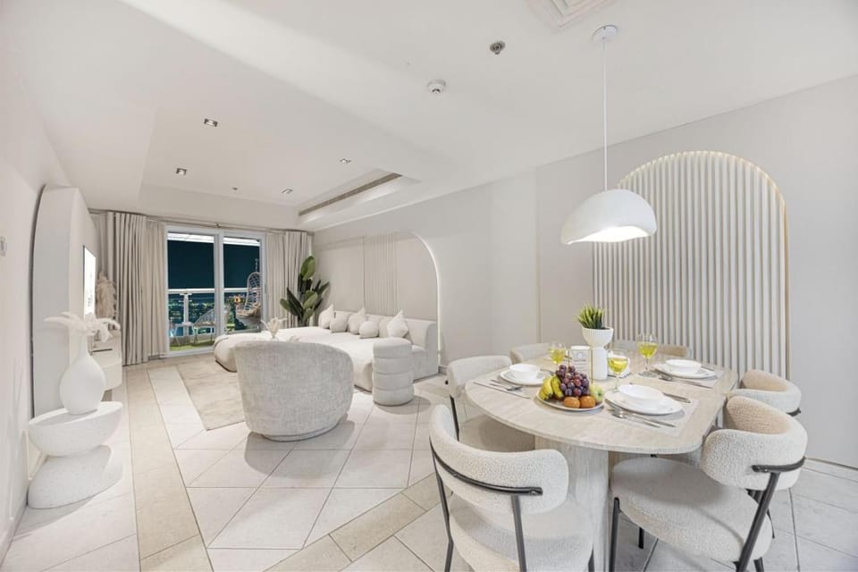 Breathtaking 2BR with Full SeaView Apartment in Dubai