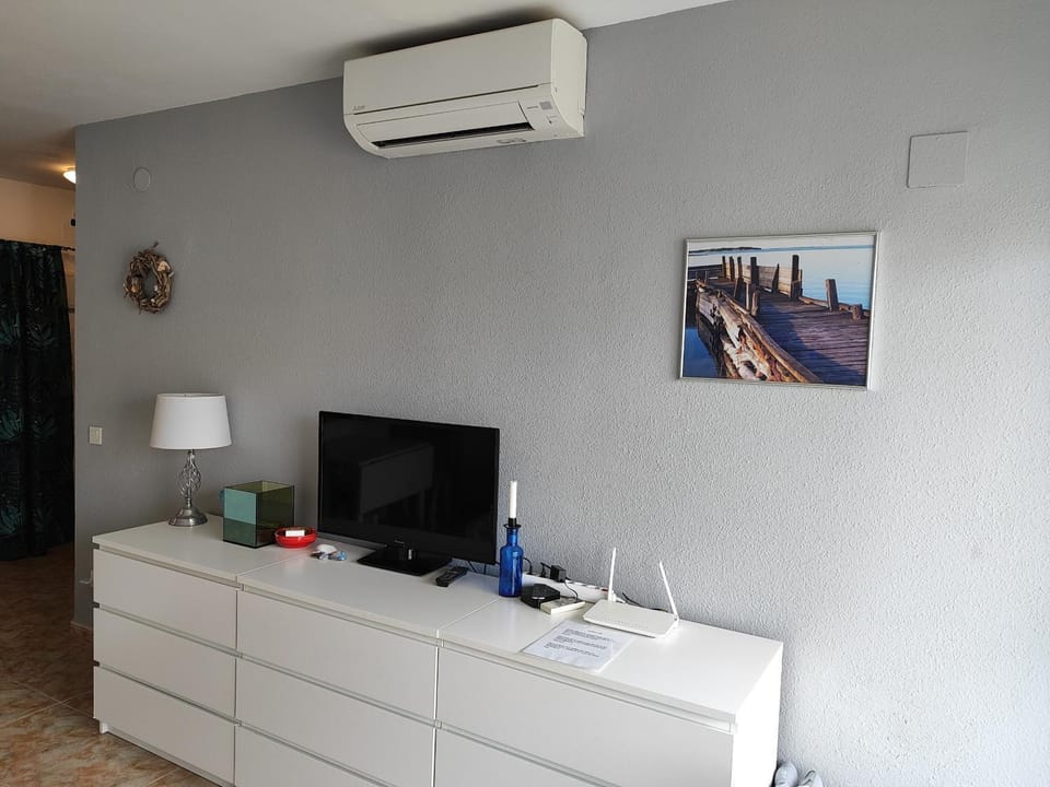 Communal lounge/ TV room, Living room