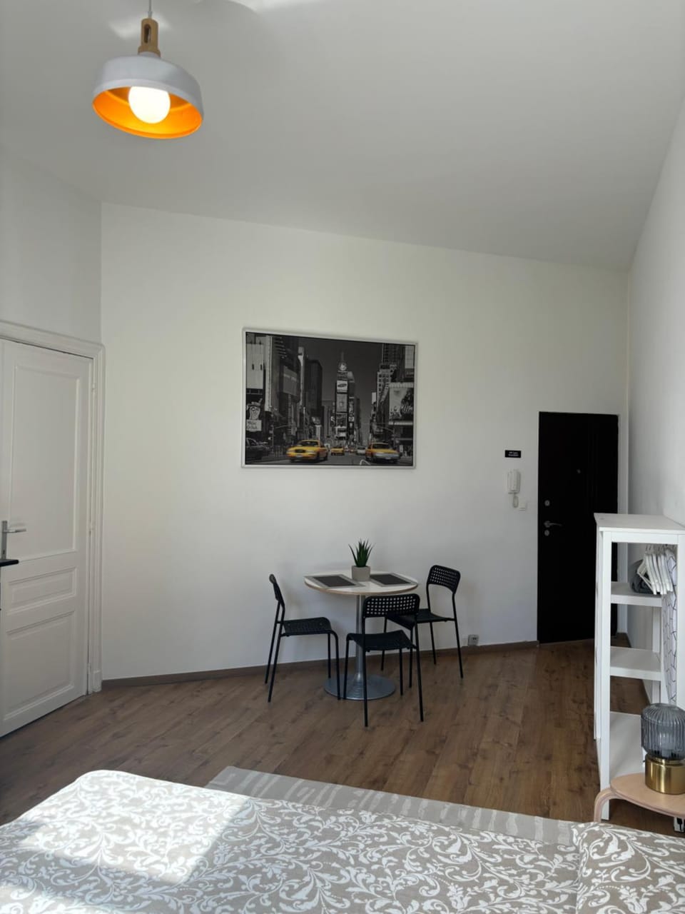 Studio Issa Apartment in Brussels