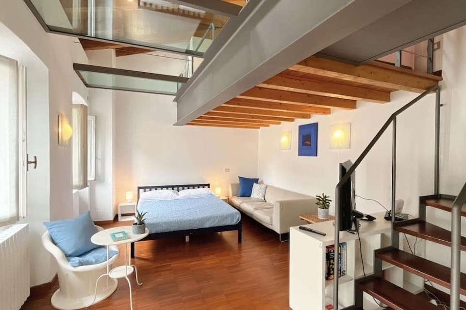 Bed, Living room