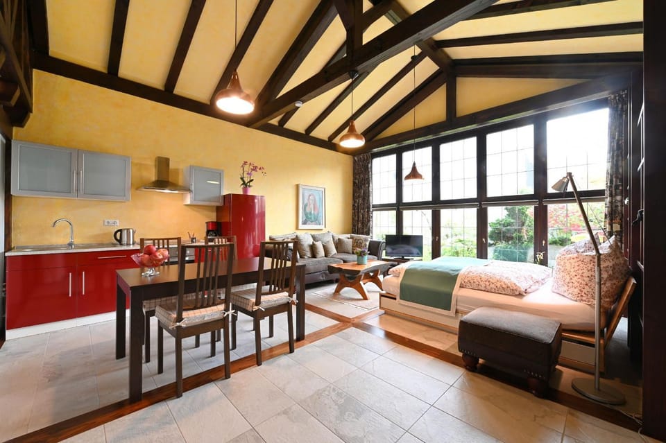 Bed, Kitchen or kitchenette, Photo of the whole room, Seating area