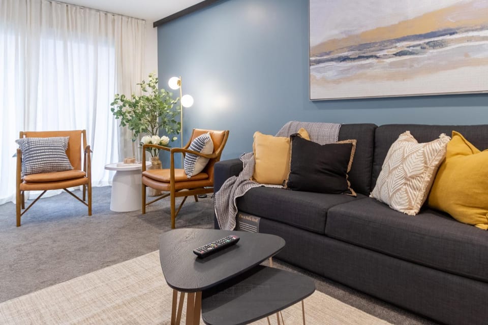 Living room, Decorative detail, Seating area