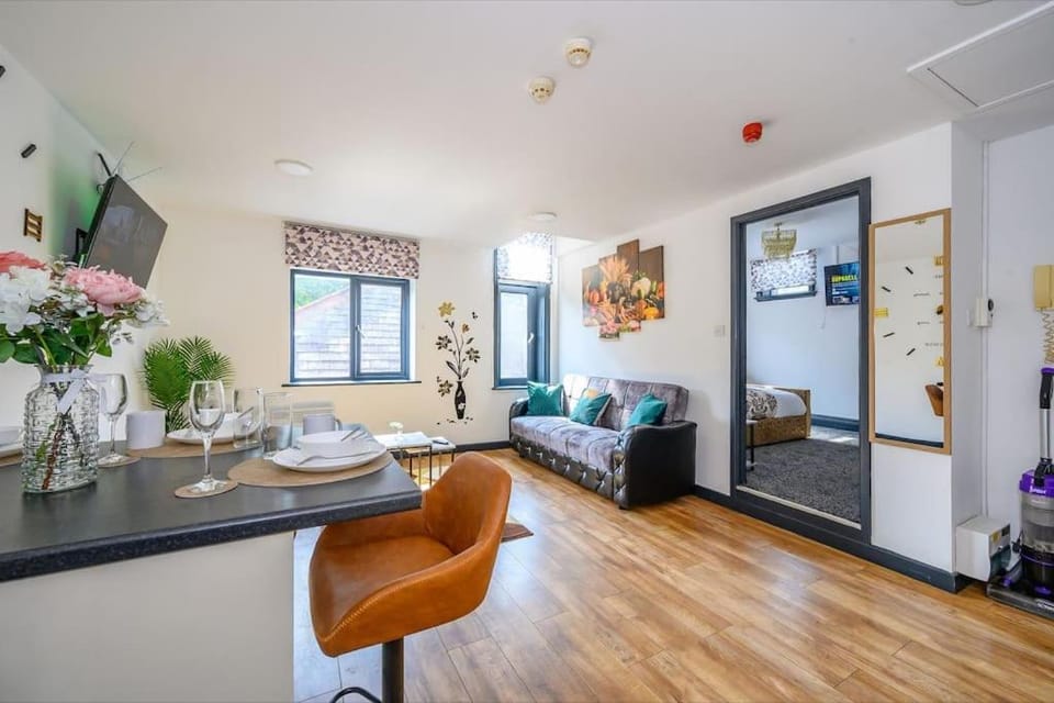 -F10GH- For relaxed and Cosy stay, Free Parking, WiFi Apartment in Leeds