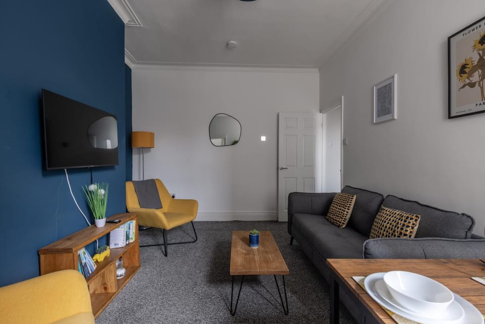 Communal lounge/ TV room, Living room