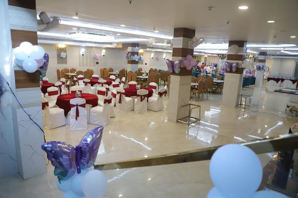 The Grand Oasis Hotel & Resort I Near India Expo Mart Hotel in Haryana
