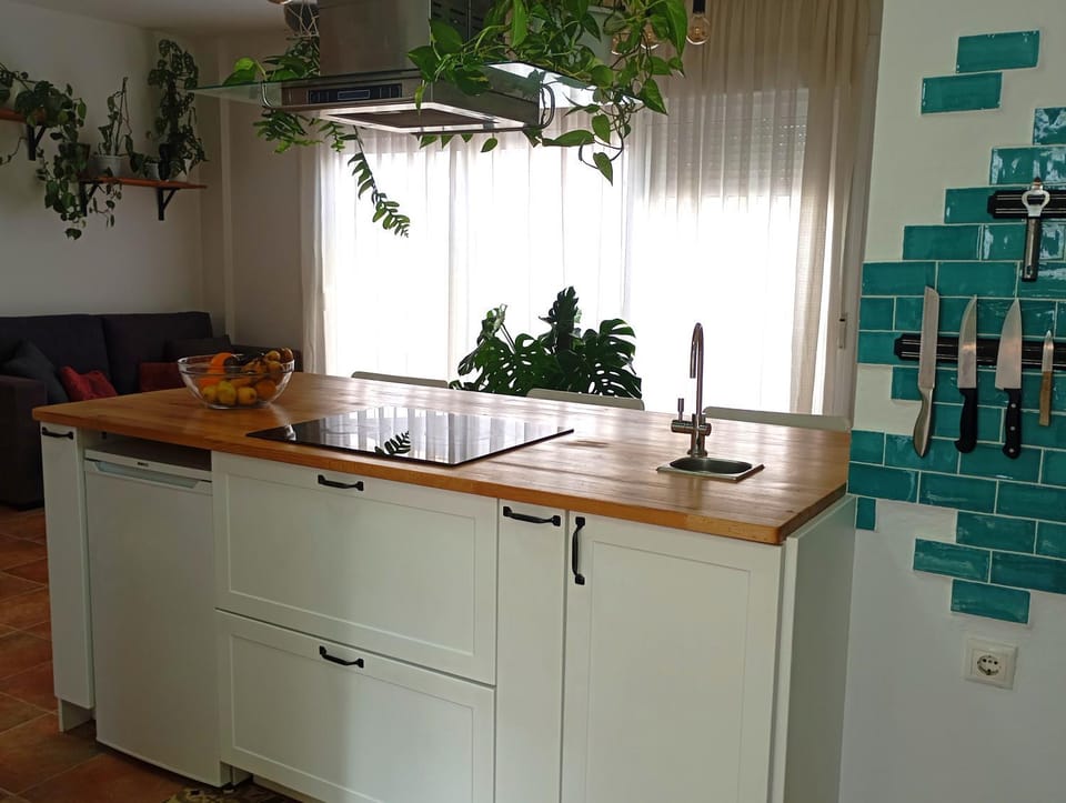 Kitchen or kitchenette, Living room