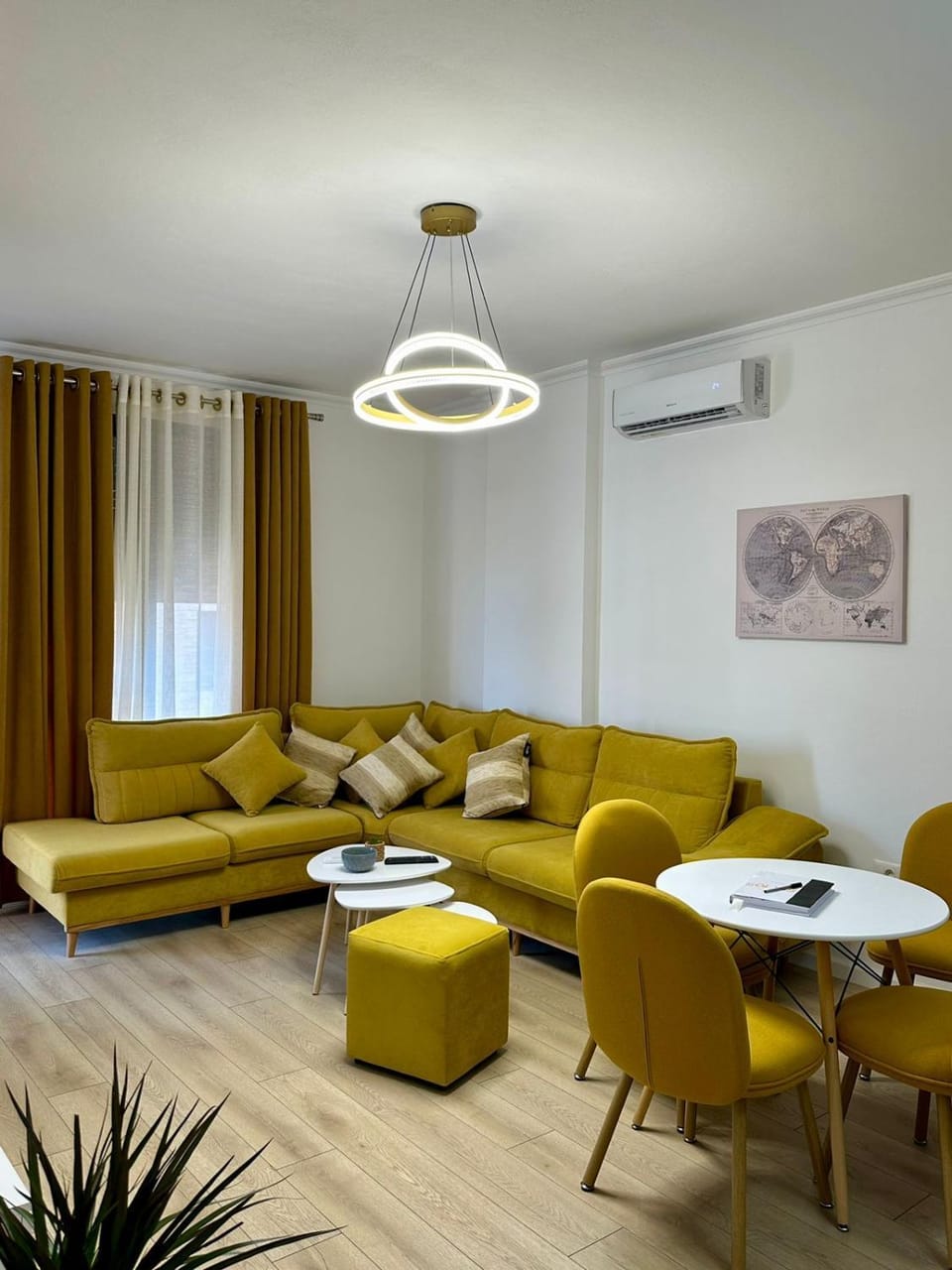 Living room, Seating area, air conditioner