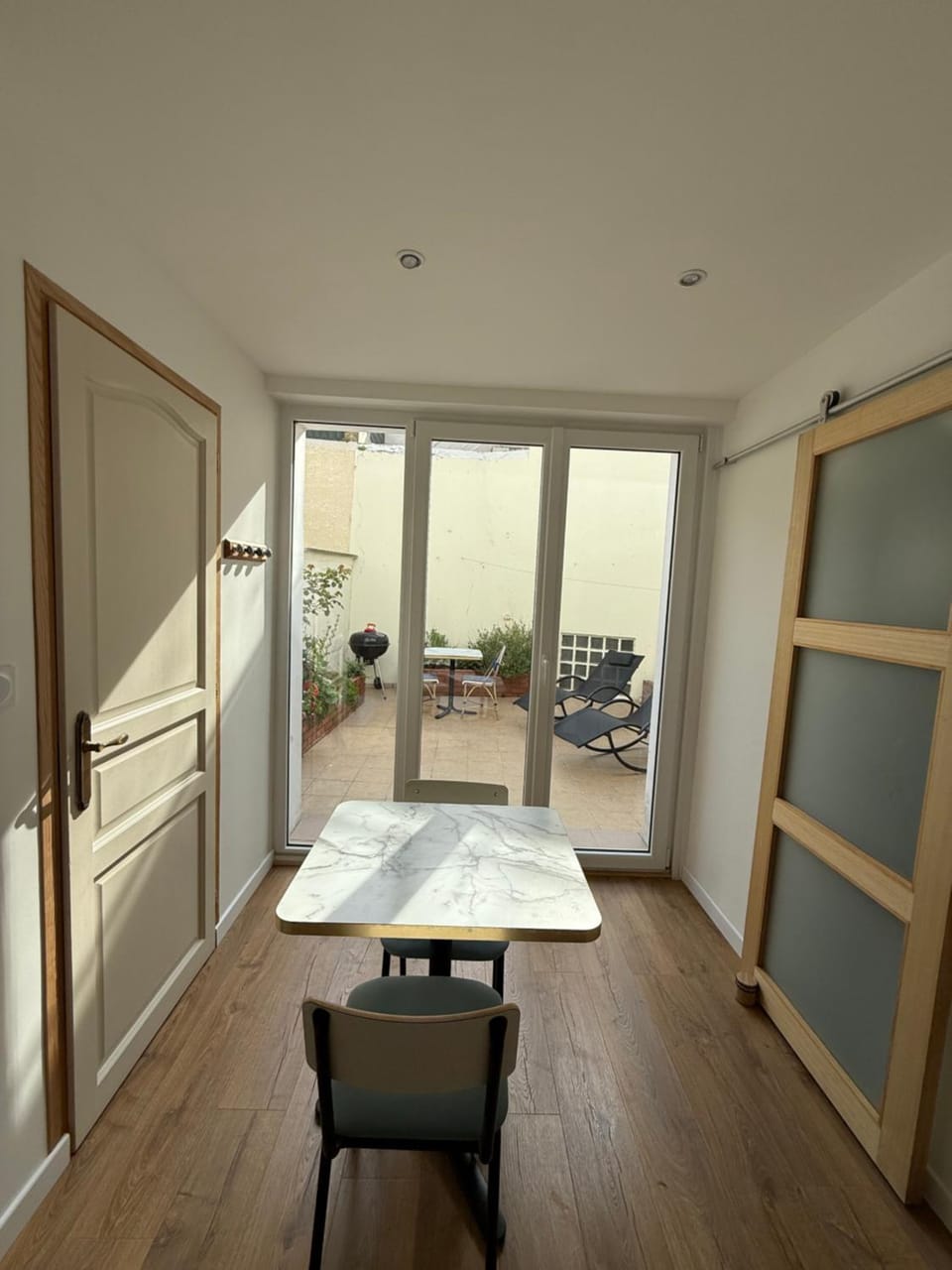 Living room, Dining area