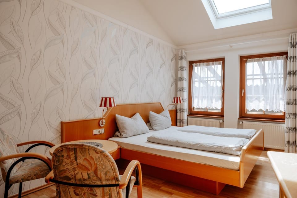 Photo of the whole room, Seating area, Bedroom