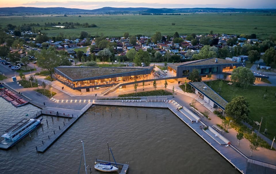 Restaurant/places to eat, Bird's eye view
