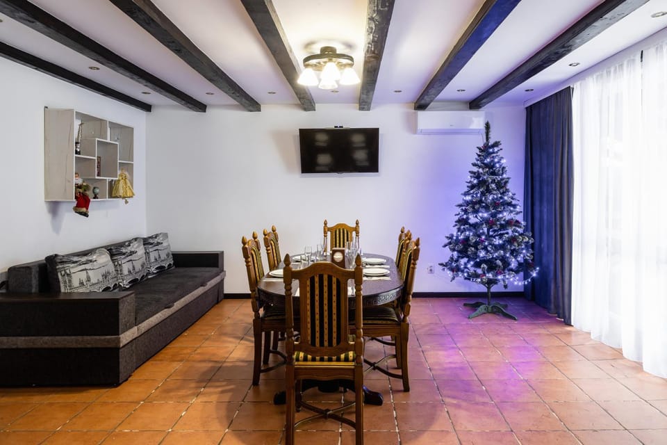Шале Парламент, Яблуниця House in Ukraine
