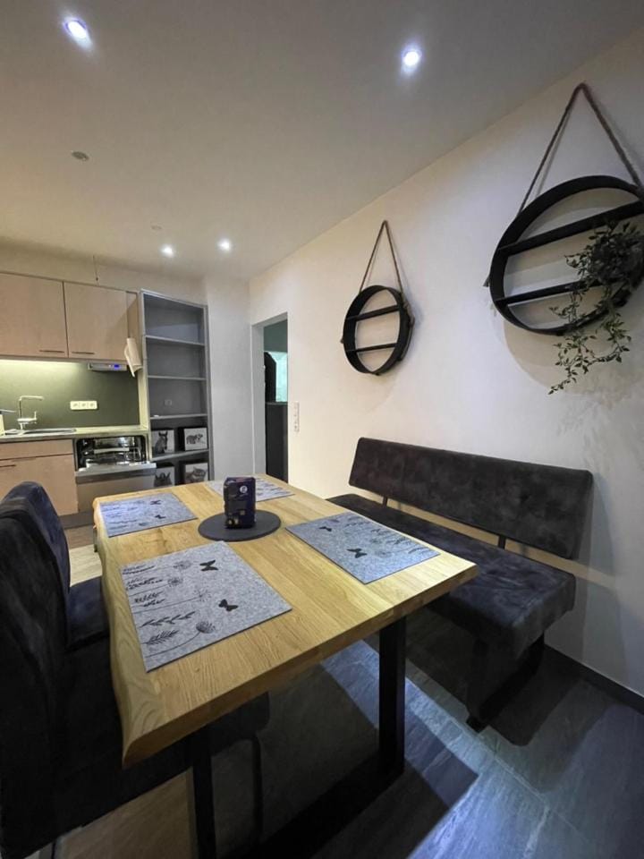 Kitchen or kitchenette, Seating area, Dining area