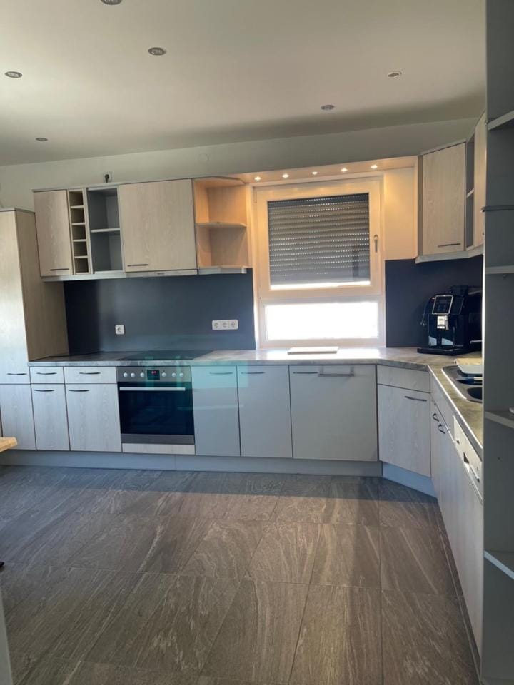 Kitchen or kitchenette, oven, stove