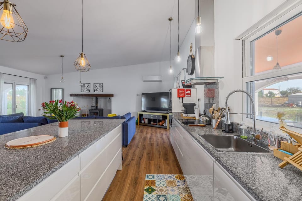 Kitchen or kitchenette, Living room