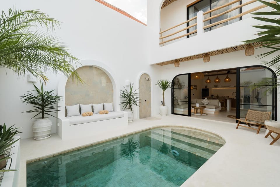 Property building, View (from property/room), Balcony/Terrace, Pool view, Swimming pool