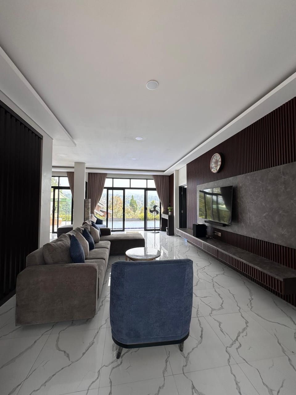 VILLA NEOM PUNCAk Villa in Cisarua