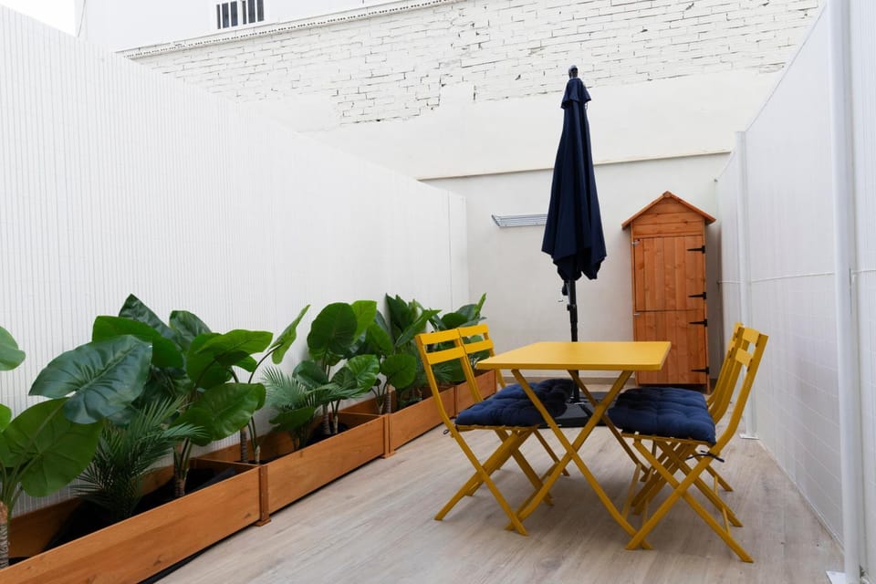 Color & Design next to Russafa SOHO Apartment in Valencia
