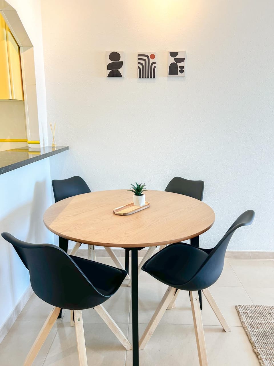 Seating area, Dining area