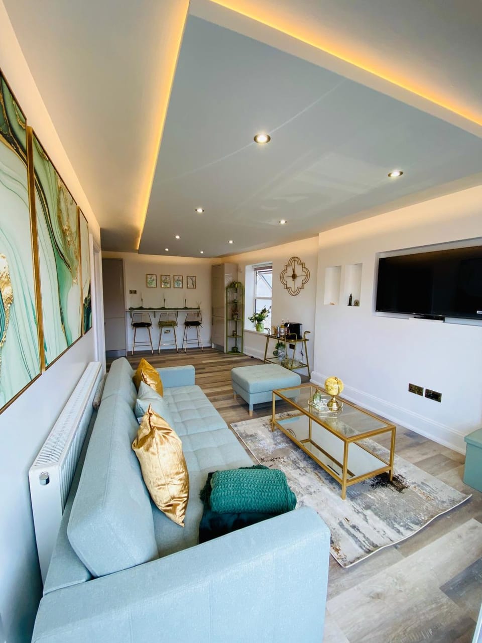 TV and multimedia, Living room, Seating area