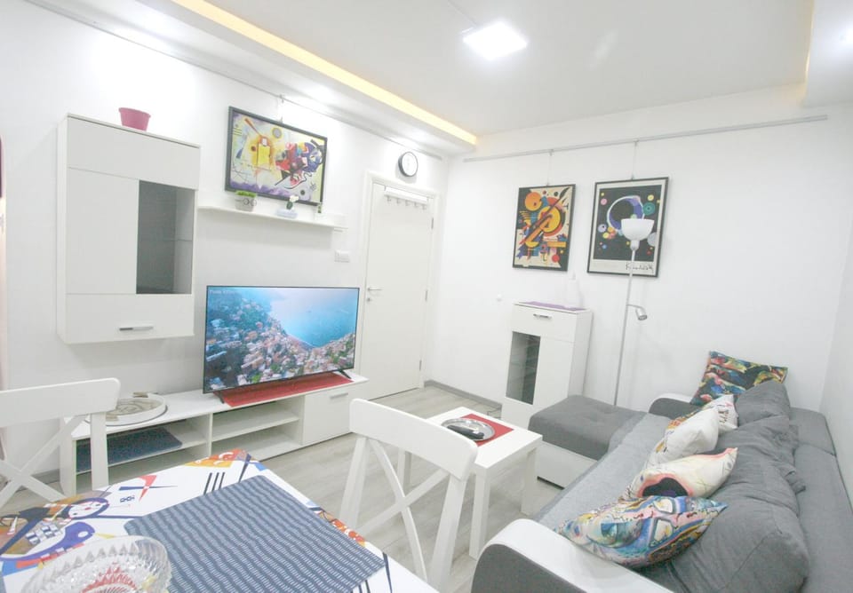 Kandinsky business apartment with workspace in Belgrade, Serbia Apartment in Belgrade