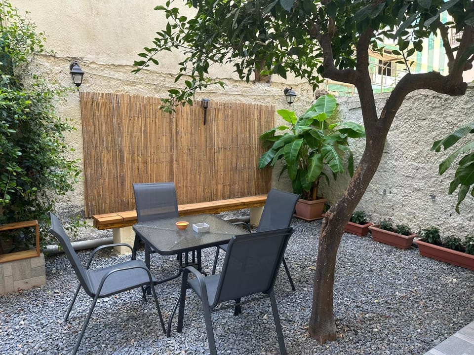 Garden, Seating area