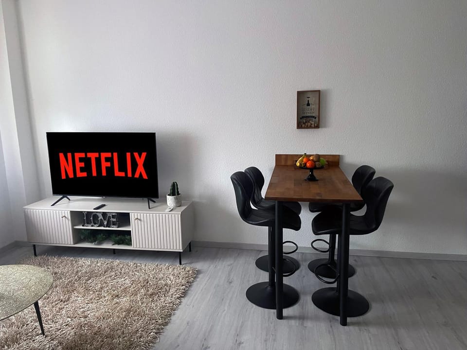 TV and multimedia, Dining area