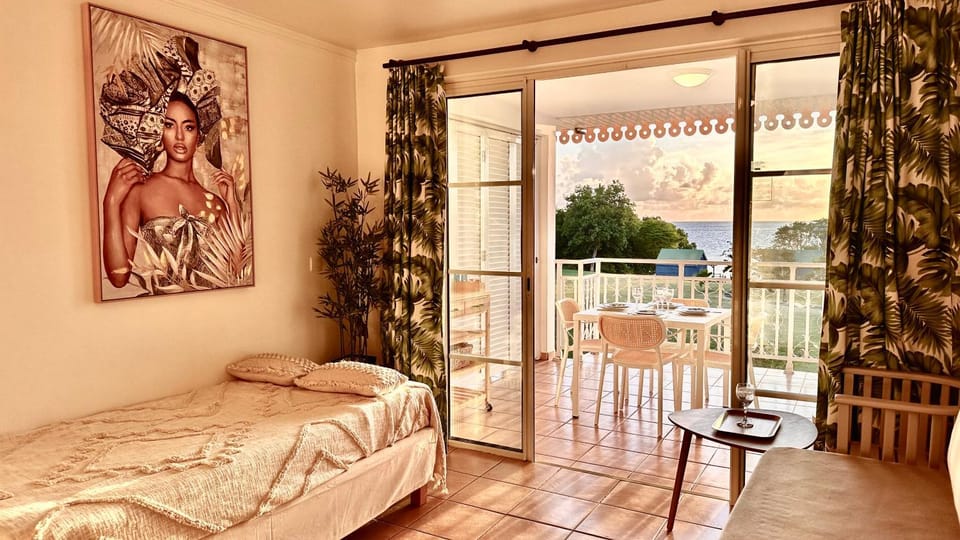 Photo of the whole room, Bedroom, Sea view, Sea view