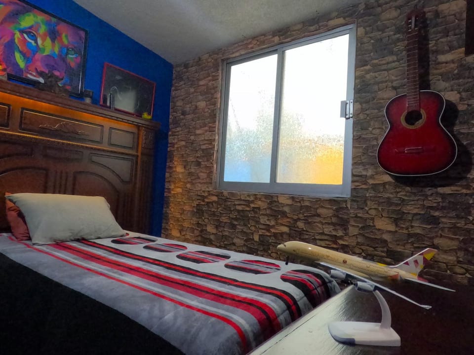 Cómoda habitación para descanso, La casa del artista Vacation rental in Toluca