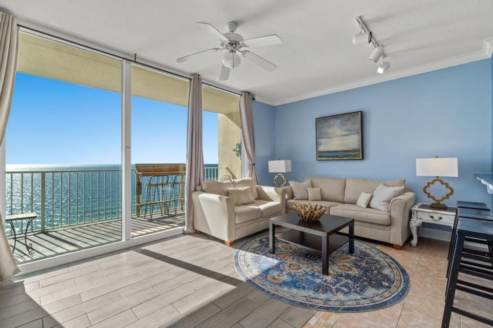 Living room, Sea view