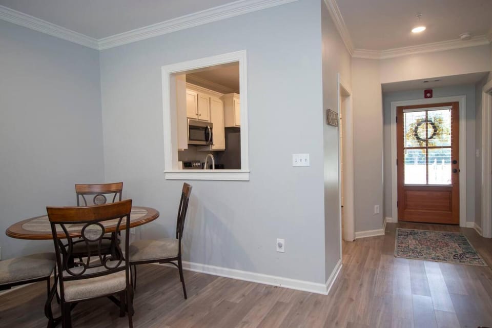Ground Floor Golf Course Condo House in Oxford