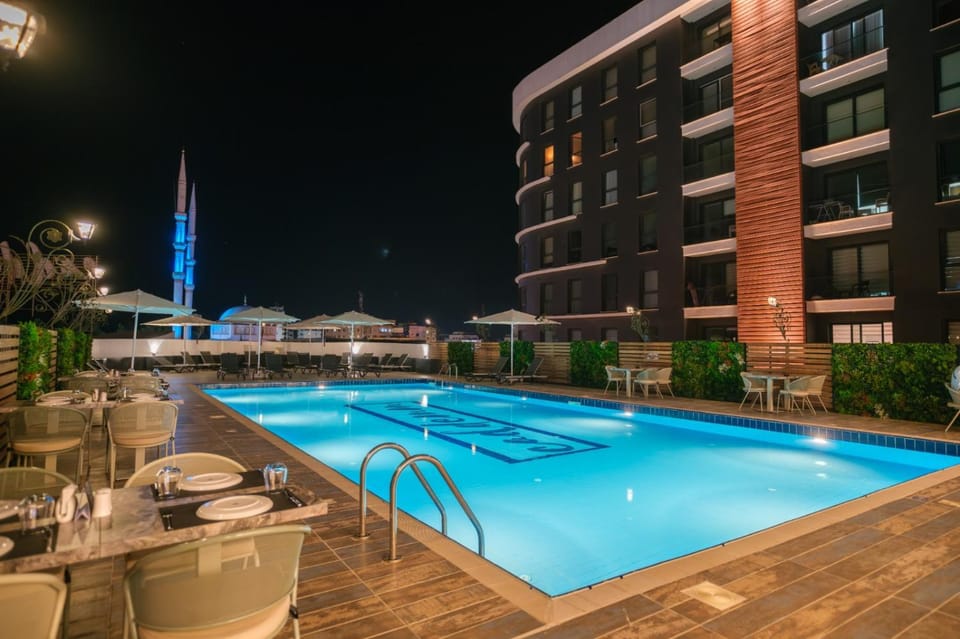 Swimming pool