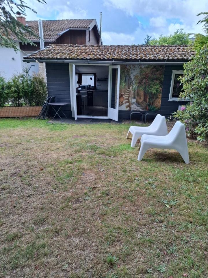 Property building, Garden