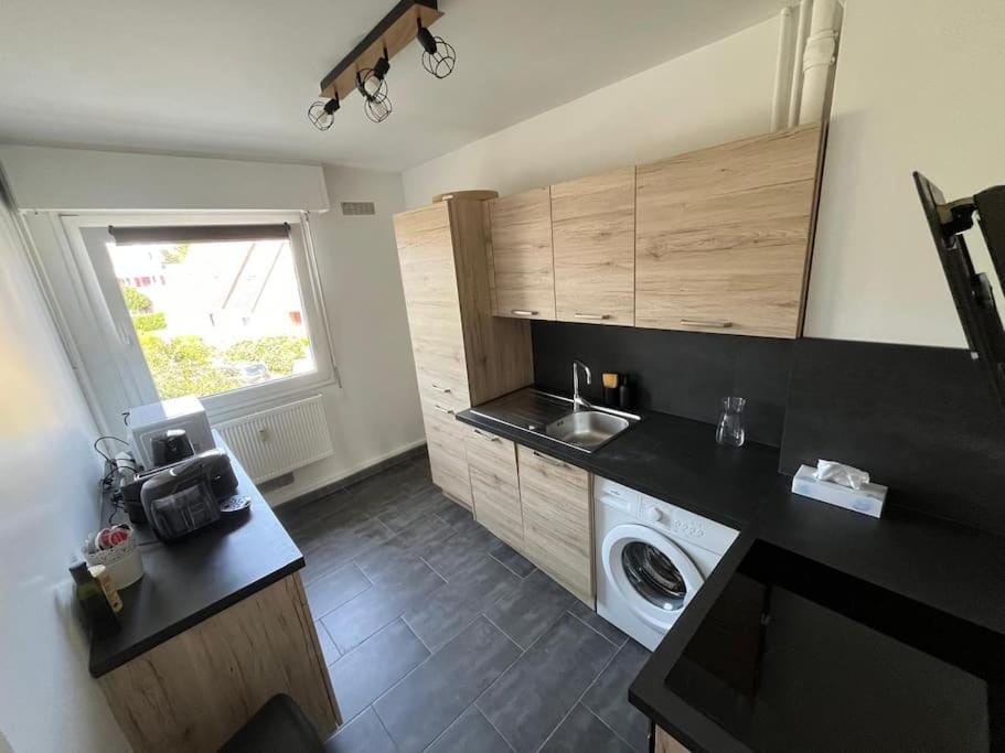Appartement chaleureux, ensoleillé avec parking gratuit Apartment in Caen