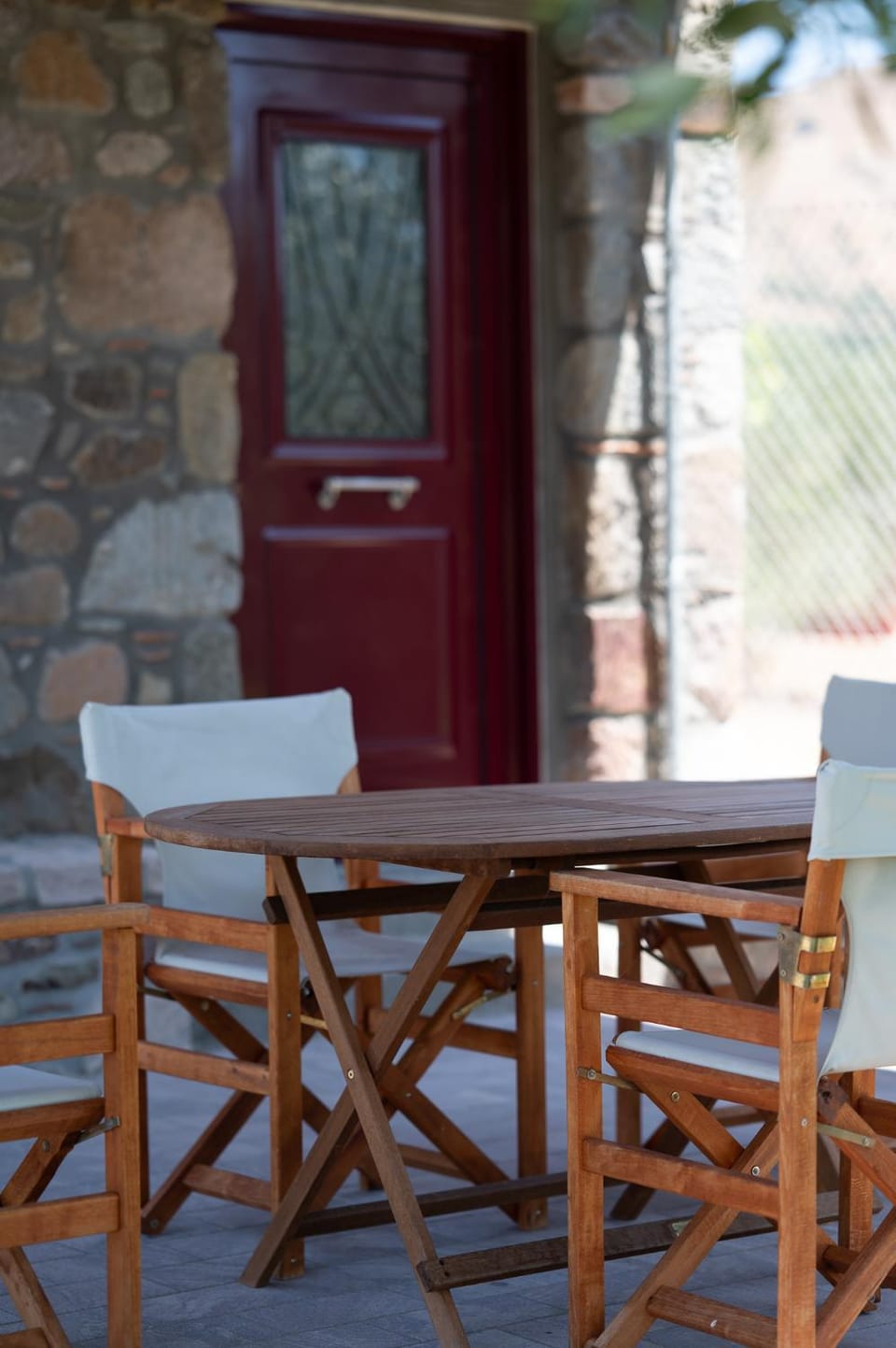 Patio, Day, Dining area